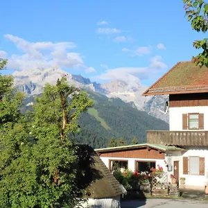 Pfeiffer Alm Am Sonnenhang Mit Blick Auf Zugspitze Guest house