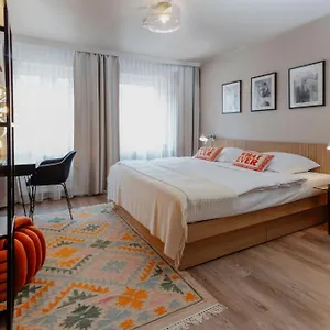 https://hotel-lux-munich.getmunichhotels.com